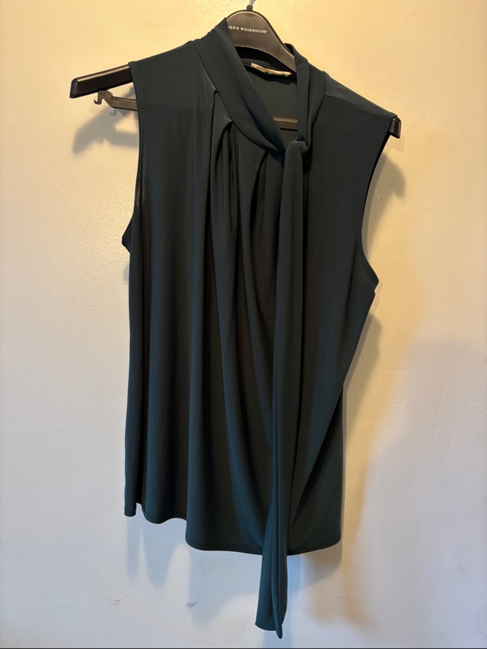 Sleeveless Tie-Neck Camisole in Deep Green